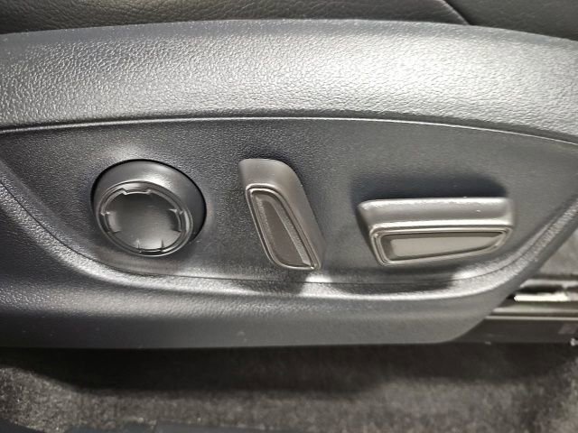 Used 2024 Toyota Tacoma TRD Sport image 39