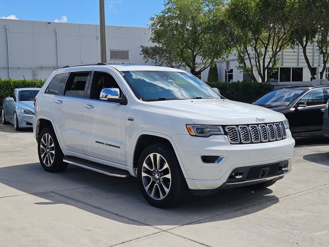 Used 2017 Jeep Grand Cherokee Overland w/ Jeep Active Safety Group AWD/4WD image 3