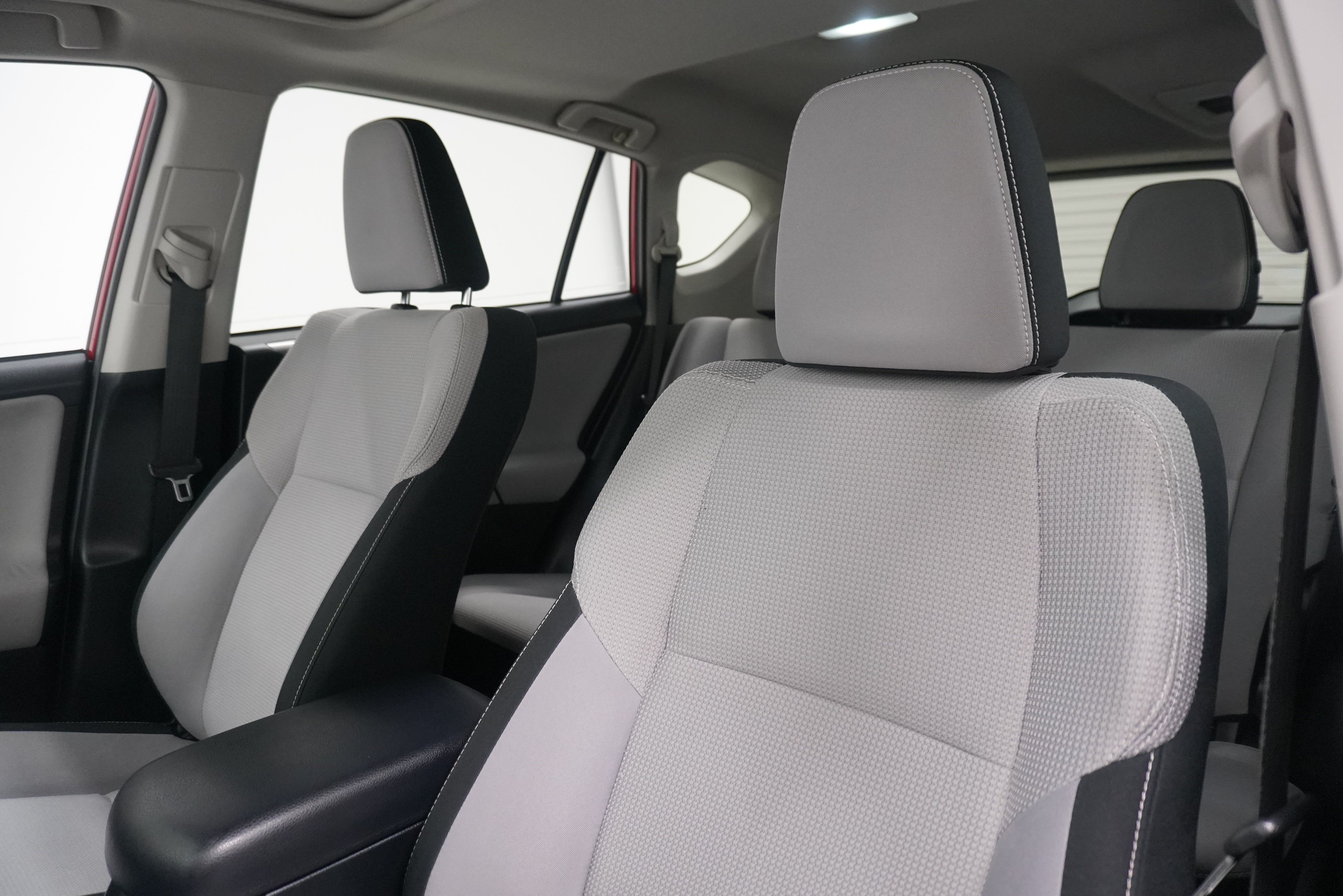 Used 2017 Toyota RAV4 XLE w/ Plus Special Value Package FWD image 11
