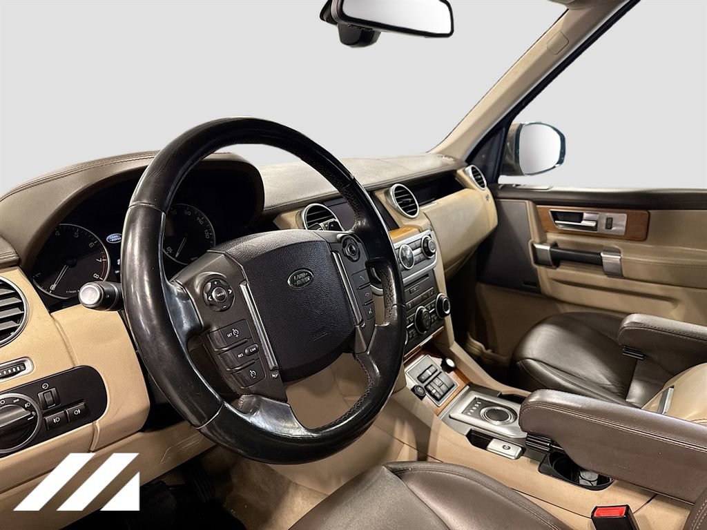Used 2016 Land Rover LR4 HSE LUX image 9