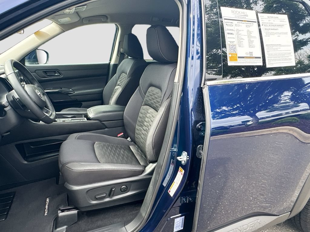Certified 2025 Nissan Pathfinder SV FWD image 23