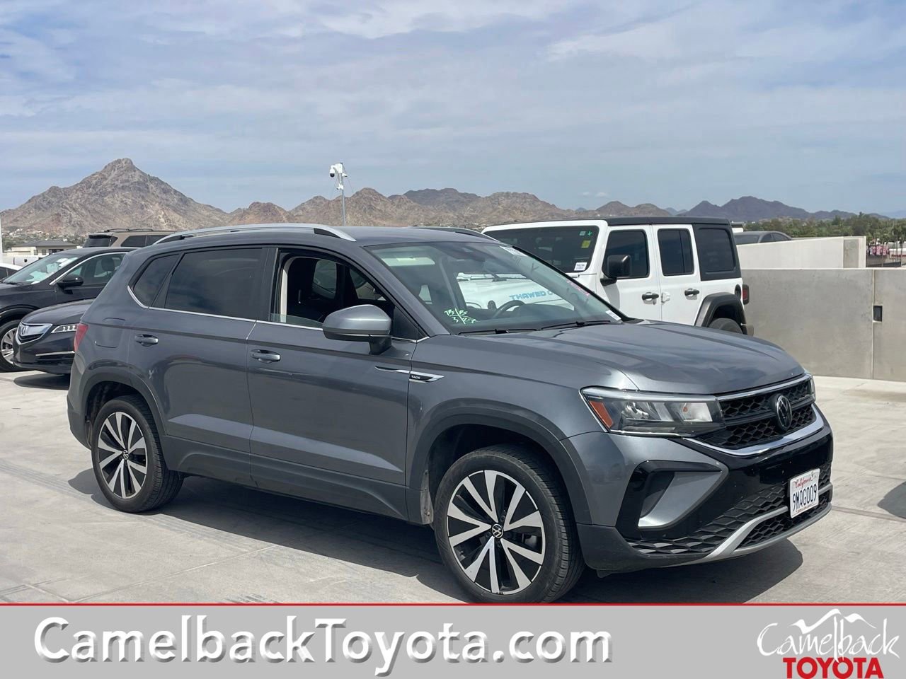 Used 2024 Volkswagen Taos SE image 1