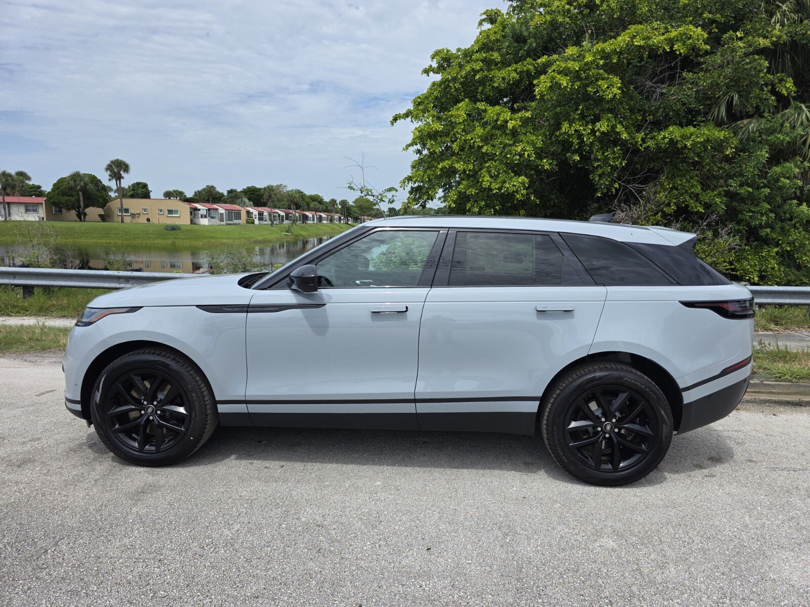 Used 2026 Land Rover Range Rover Velar S AWD/4WD image 7