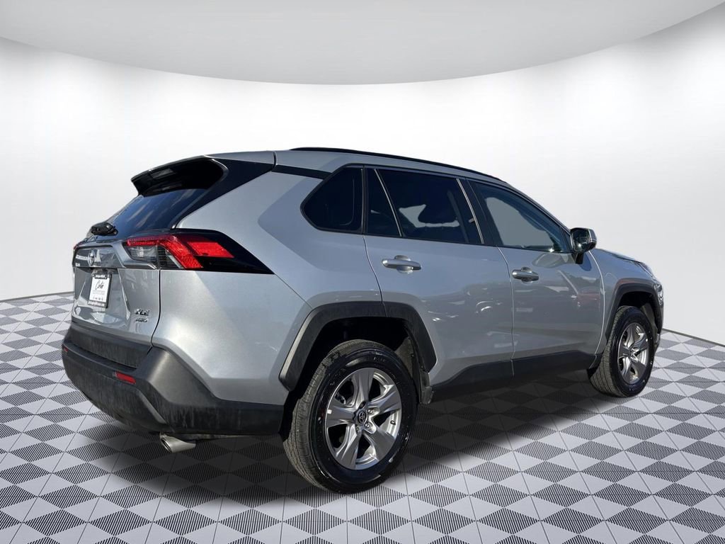Used 2025 Toyota RAV4 XLE AWD/4WD image 7