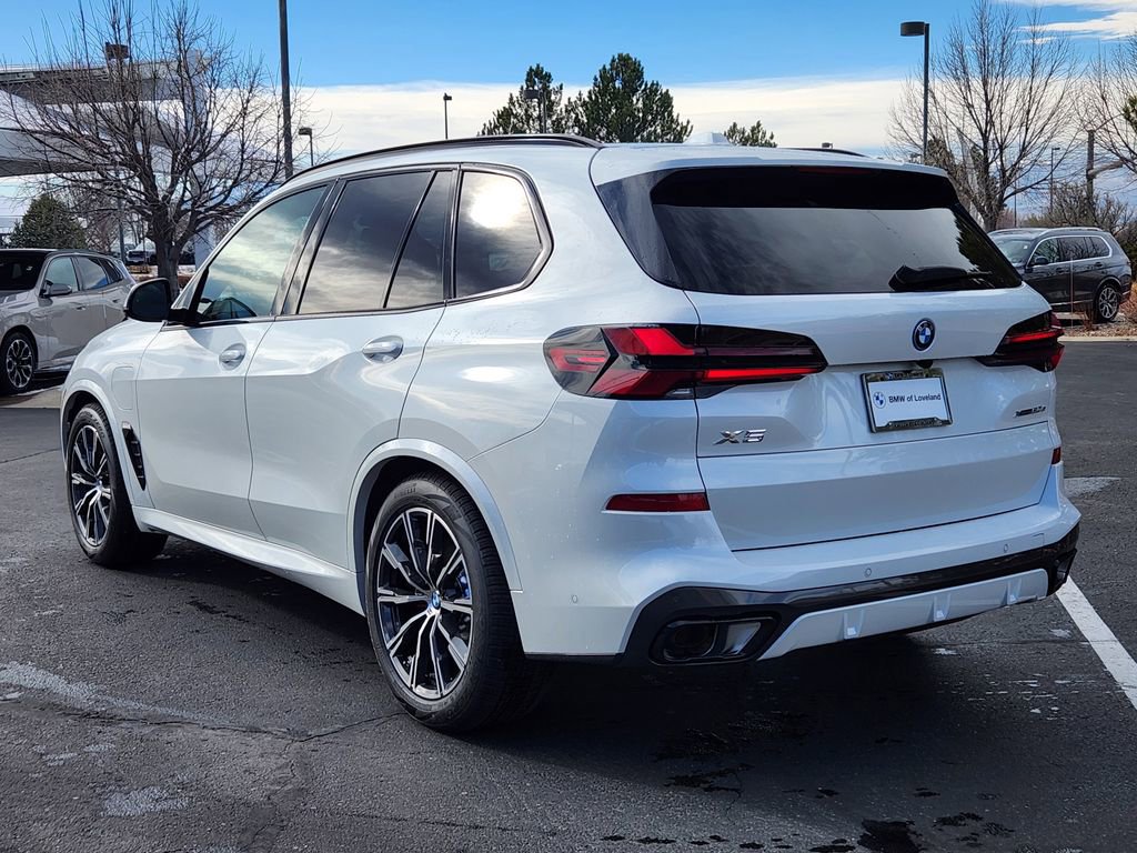 New 2026 BMW X5 xDrive50e image 3