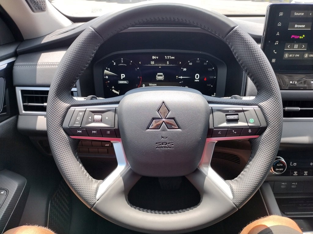 New 2025 Mitsubishi Outlander SE image 7