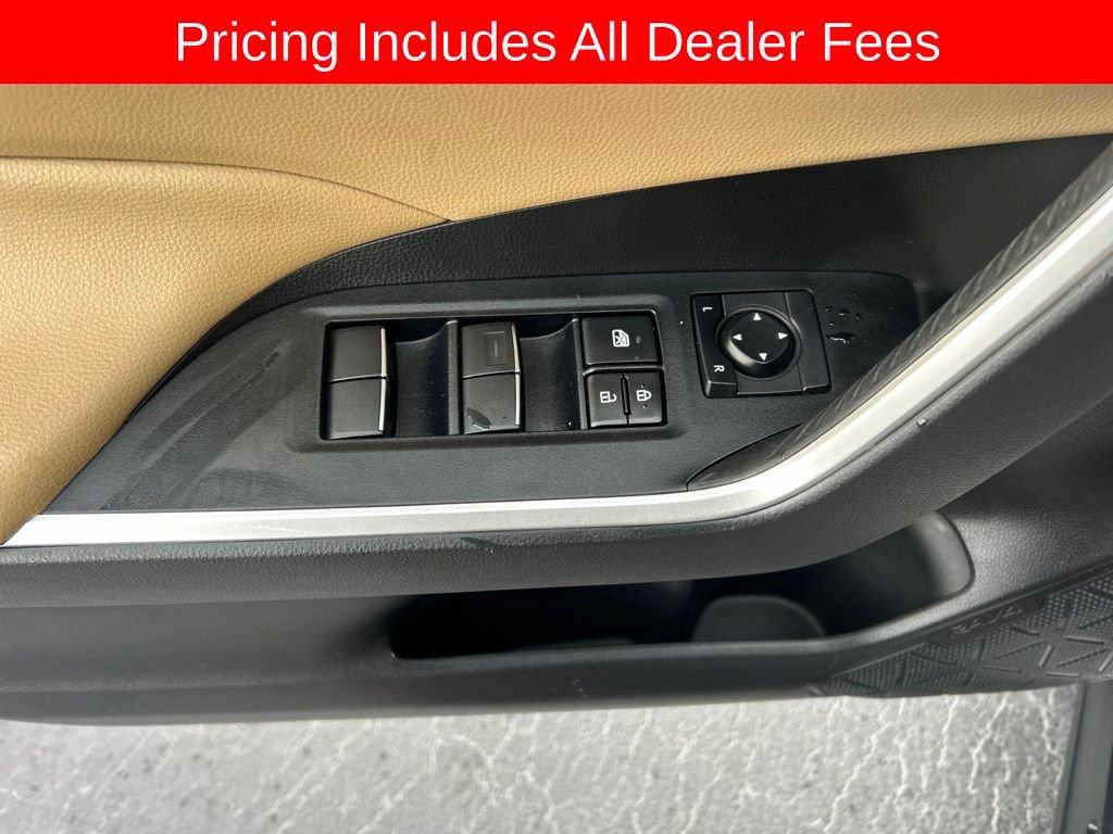 Used 2020 Toyota RAV4 XLE Premium FWD image 4