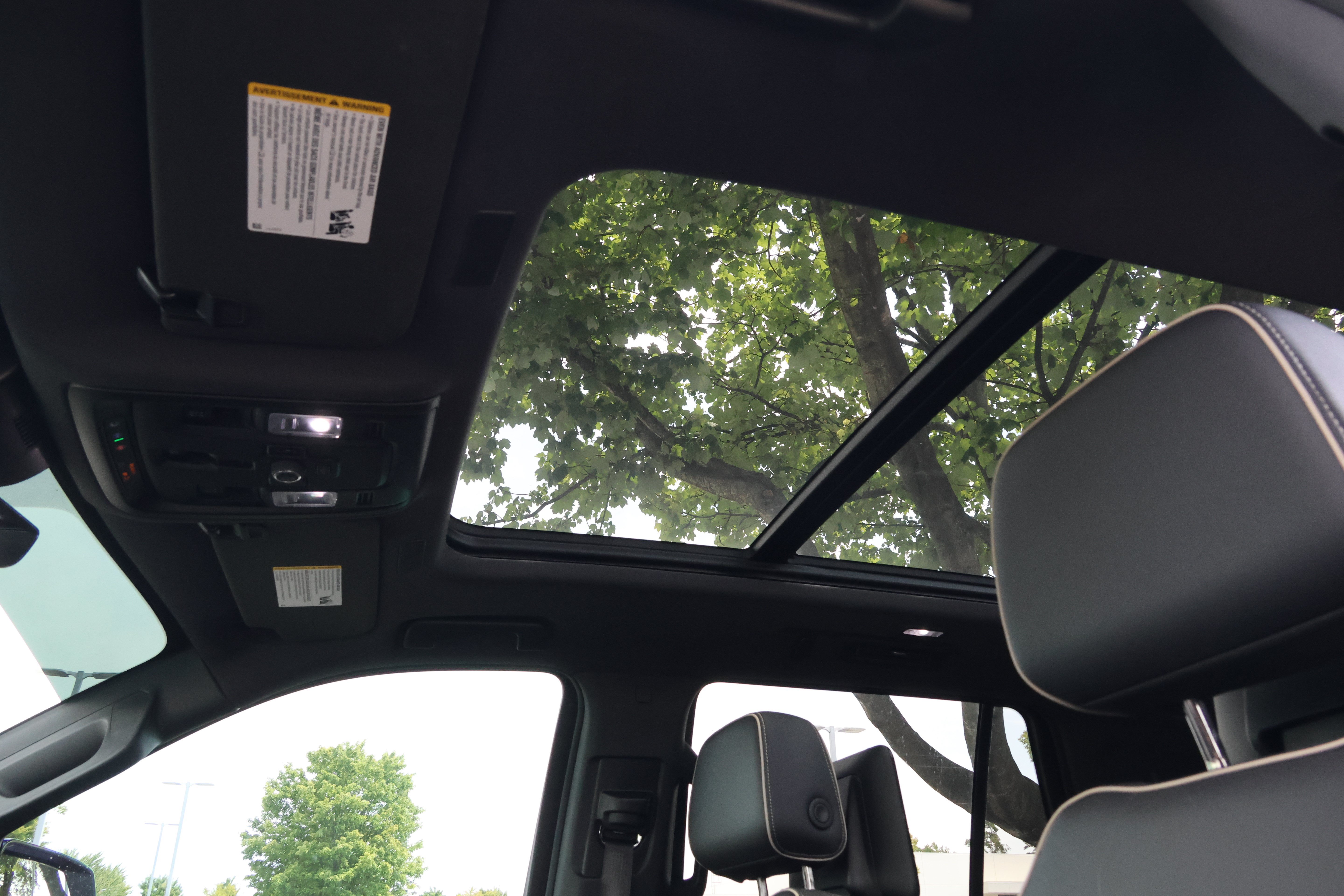 Used 2025 GMC Yukon Elevation AWD/4WD image 33