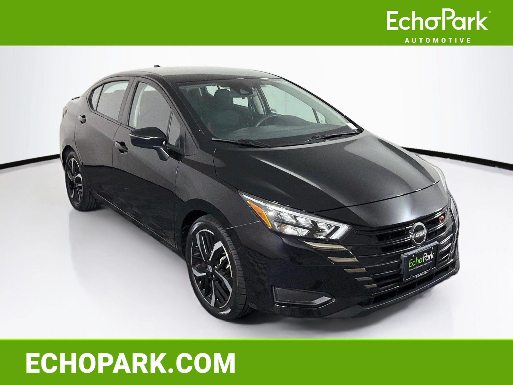 Used 2024 Nissan Versa SR FWD image 1