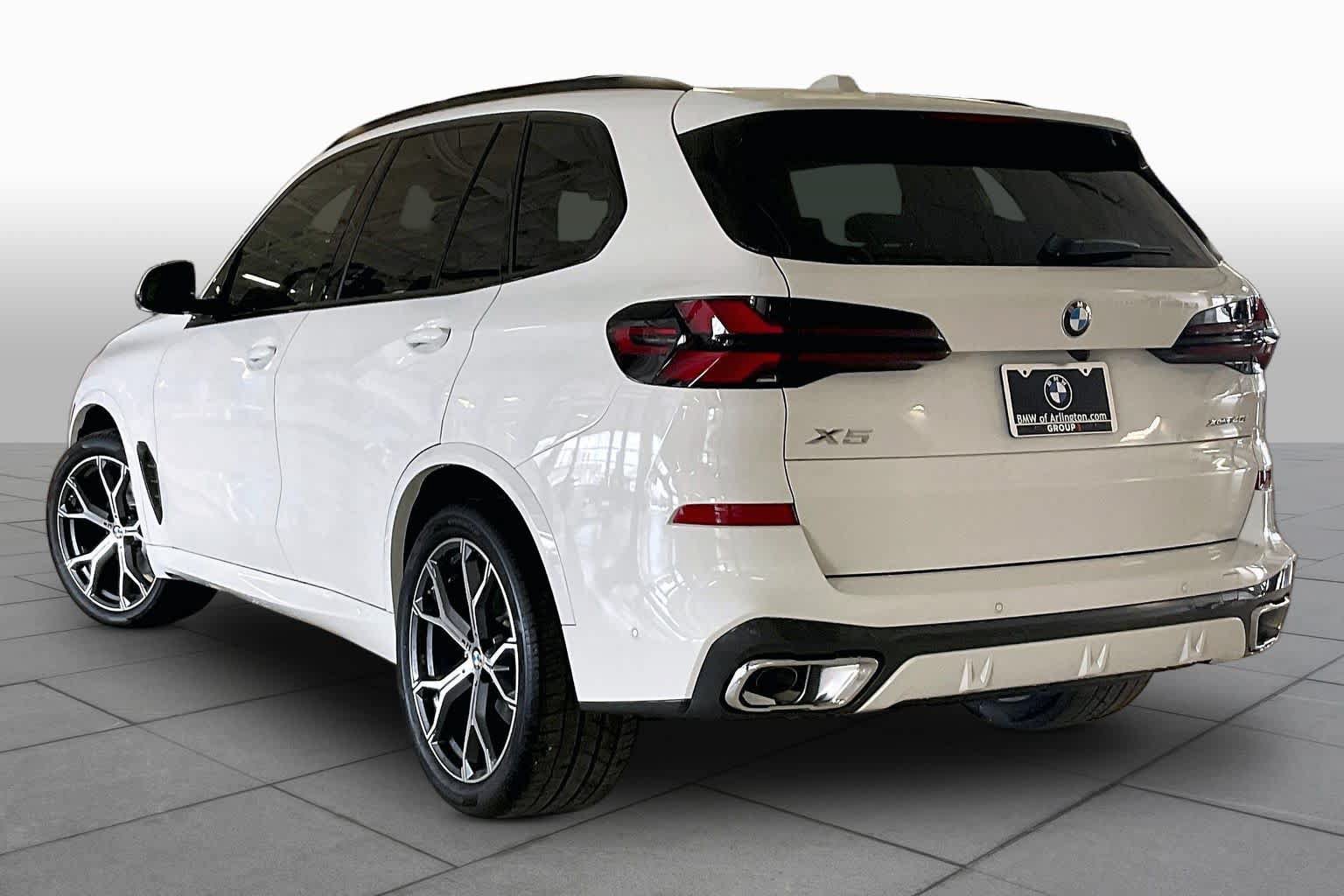 Used 2026 BMW X5 xDrive40i w/ M Sport Package AWD/4WD image 9