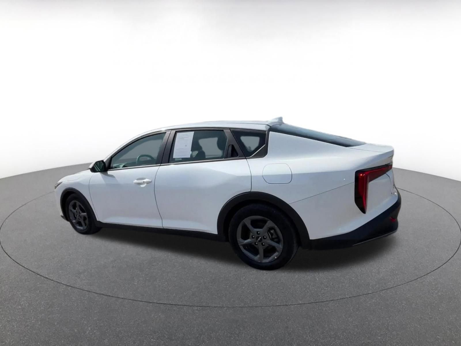 Used 2025 Kia K4 FWD image 10
