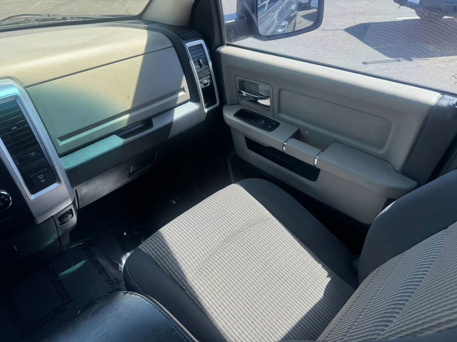 Used 2011 RAM 1500 Classic SLT w/ Protection Group AWD/4WD image 28