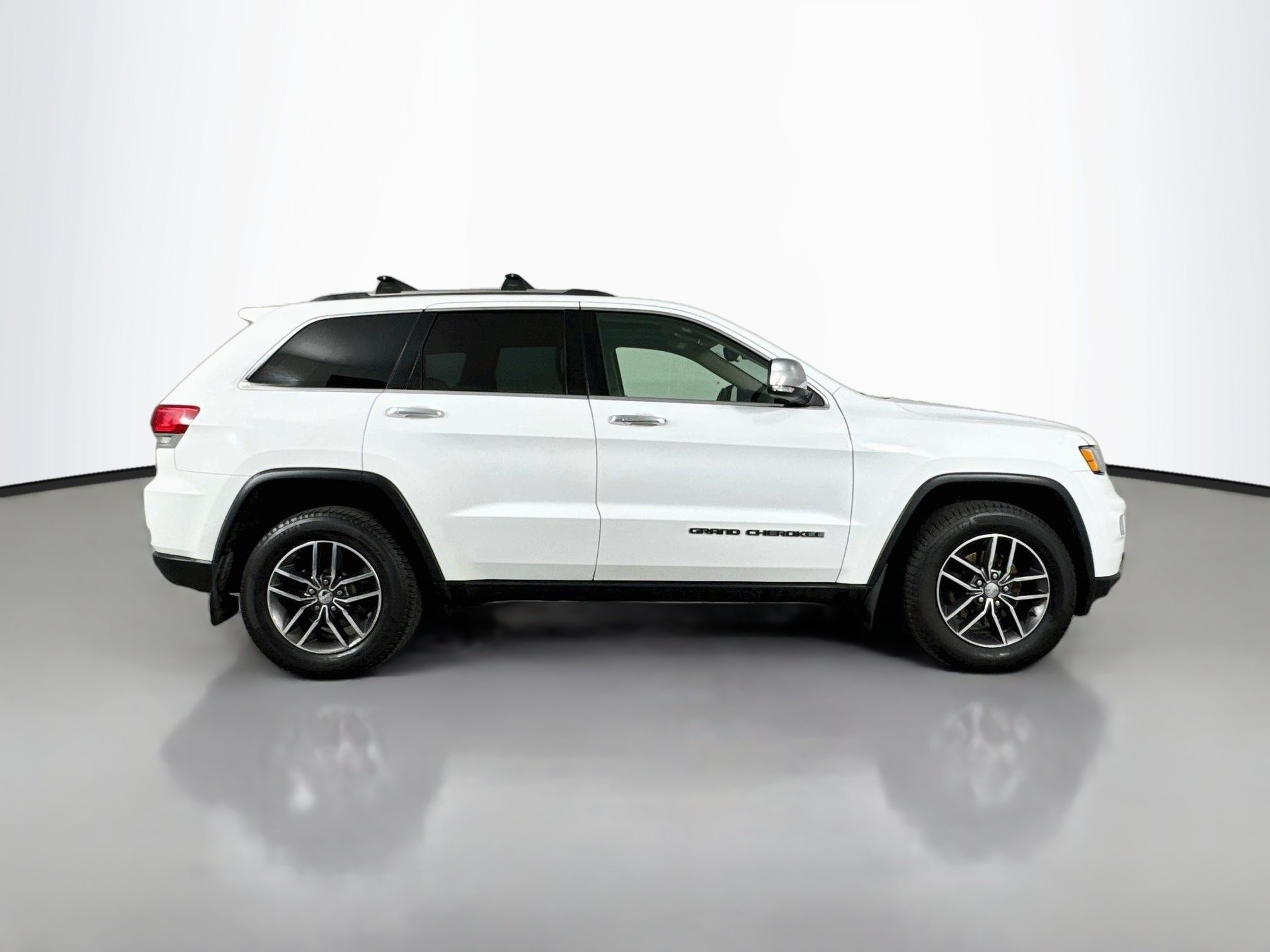 Used 2018 Jeep Grand Cherokee Limited AWD/4WD image 8