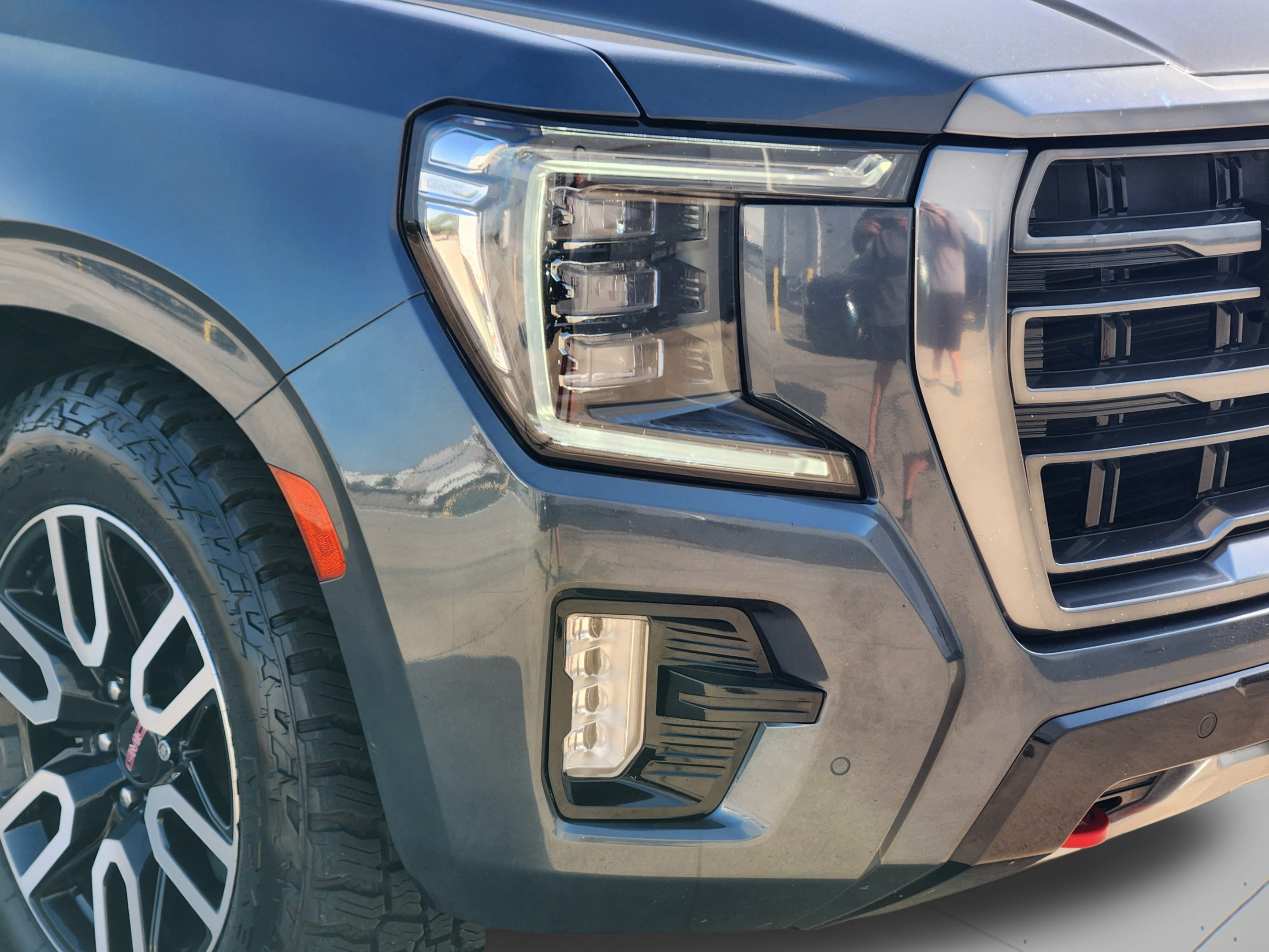 Used 2021 GMC Yukon XL AT4 w/ AT4 Premium Plus Package AWD/4WD image 32