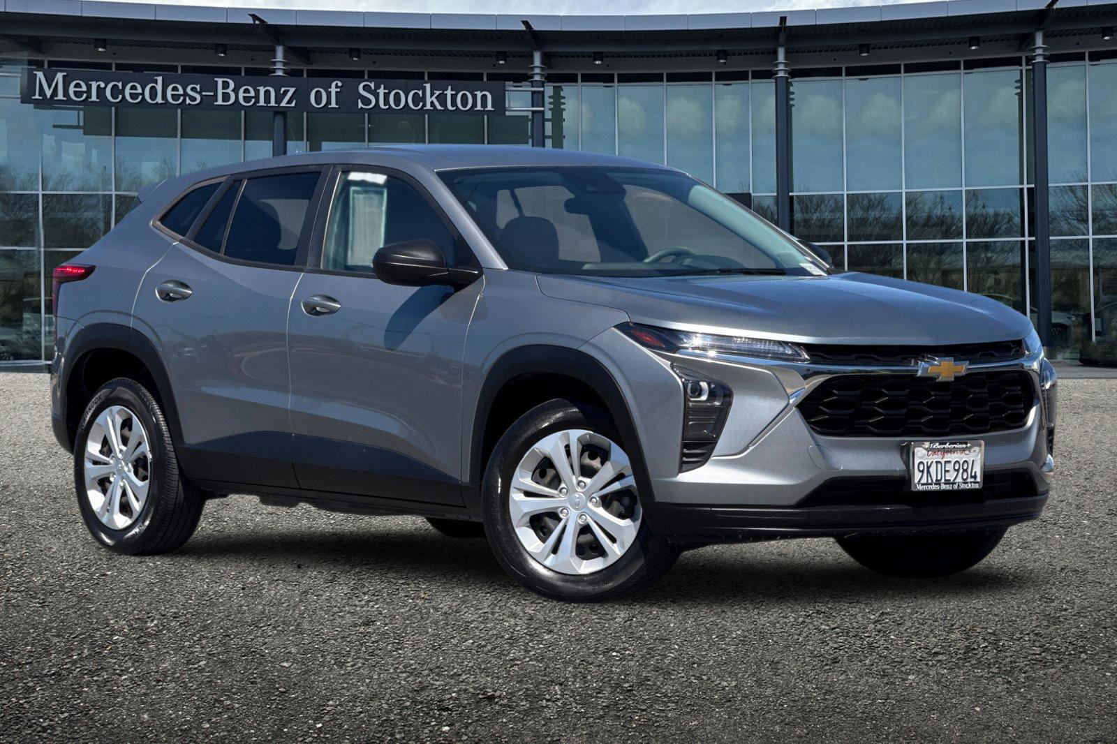 Used 2024 Chevrolet Trax LS w/ Driver Confidence Package image 1