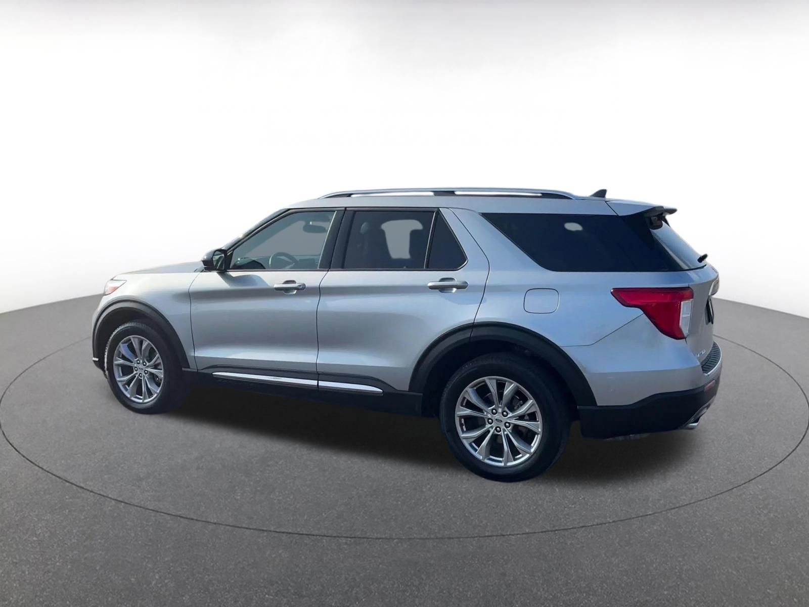 Used 2023 Ford Explorer Limited image 10