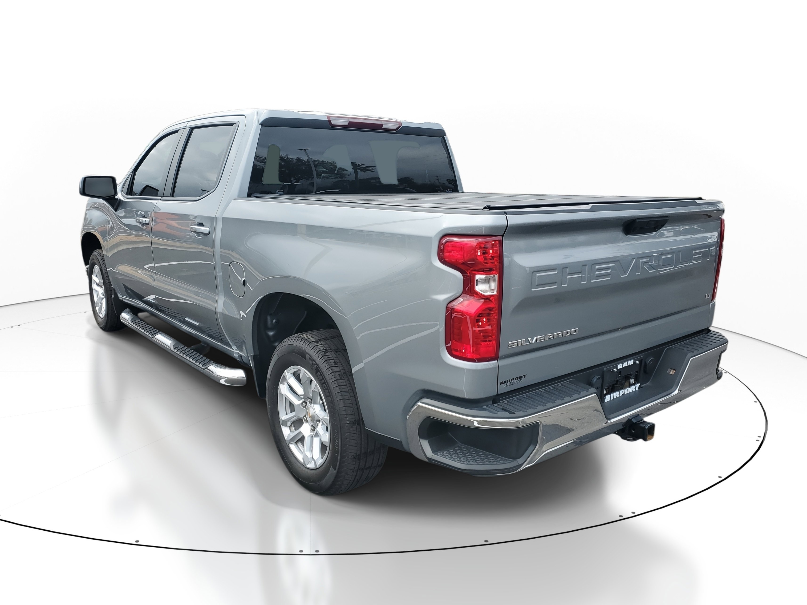 Used 2025 Chevrolet Silverado 1500 LT image 3