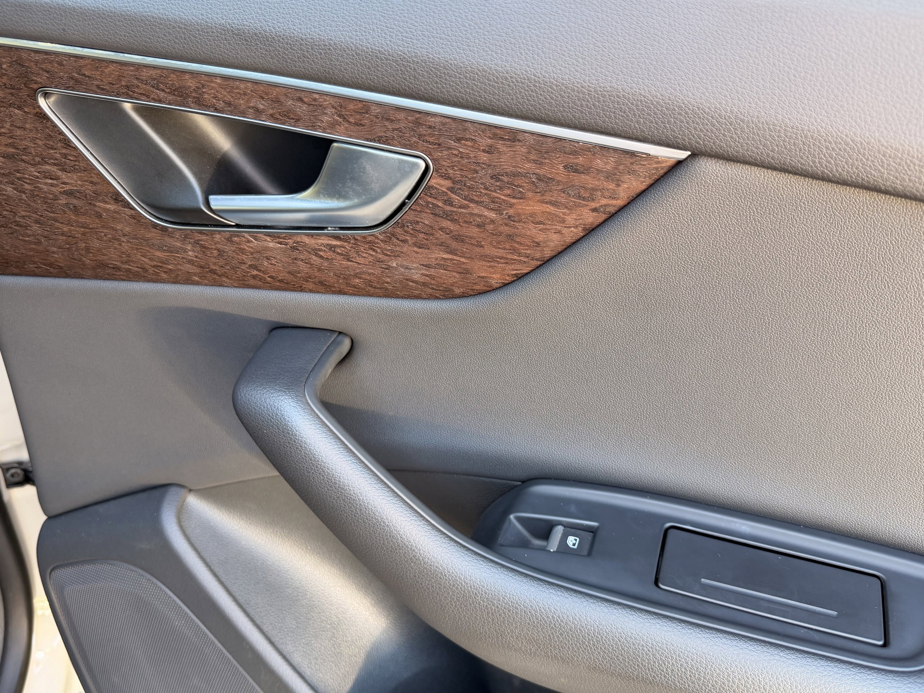 Used 2023 Audi Q8 Premium w/ Convenience Package image 46