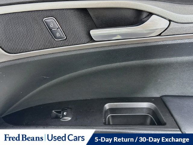 Used 2017 Ford Fusion SE w/ Fusion SE Technology Package FWD image 42