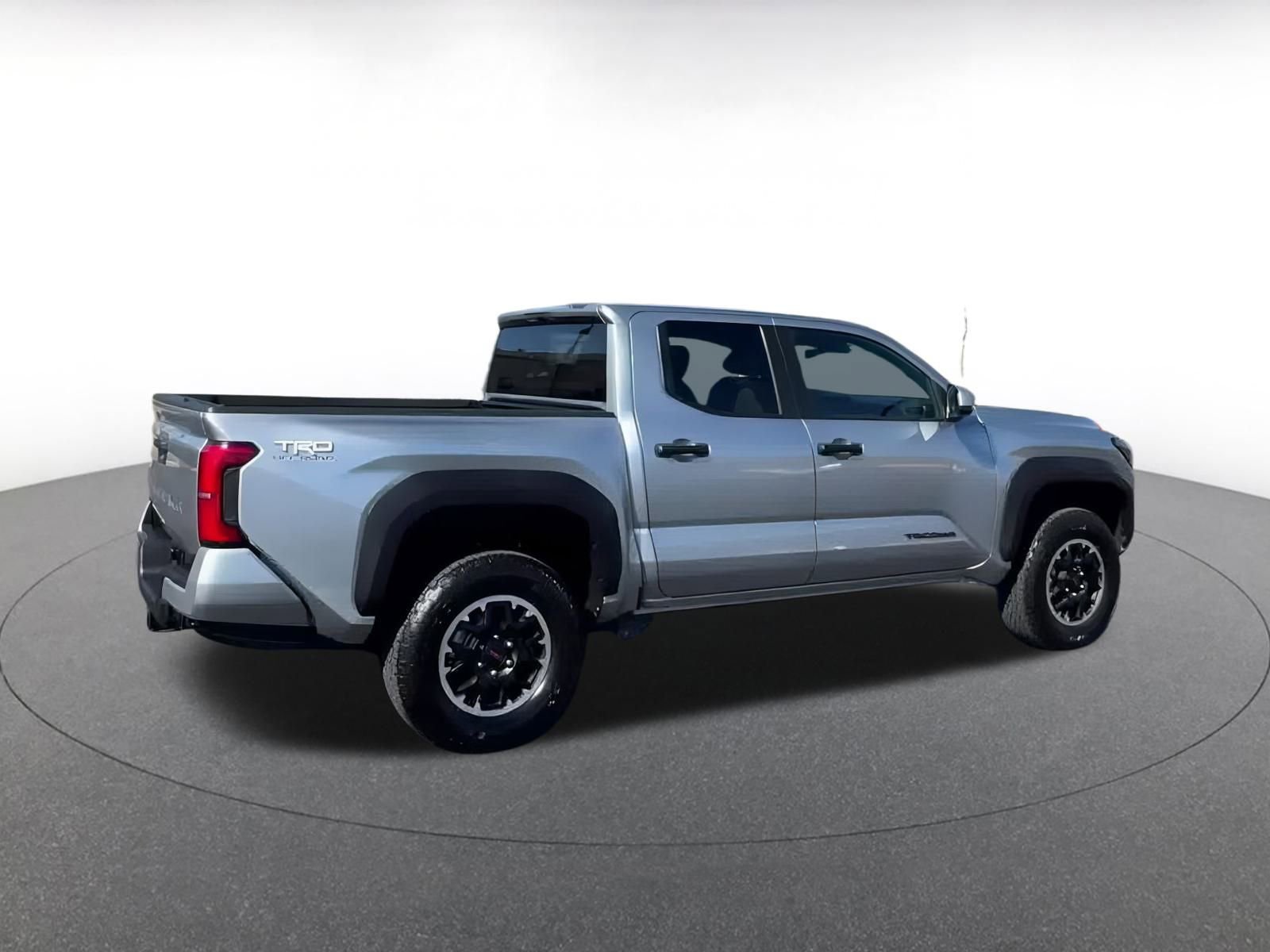Used 2025 Toyota Tacoma SR image 11