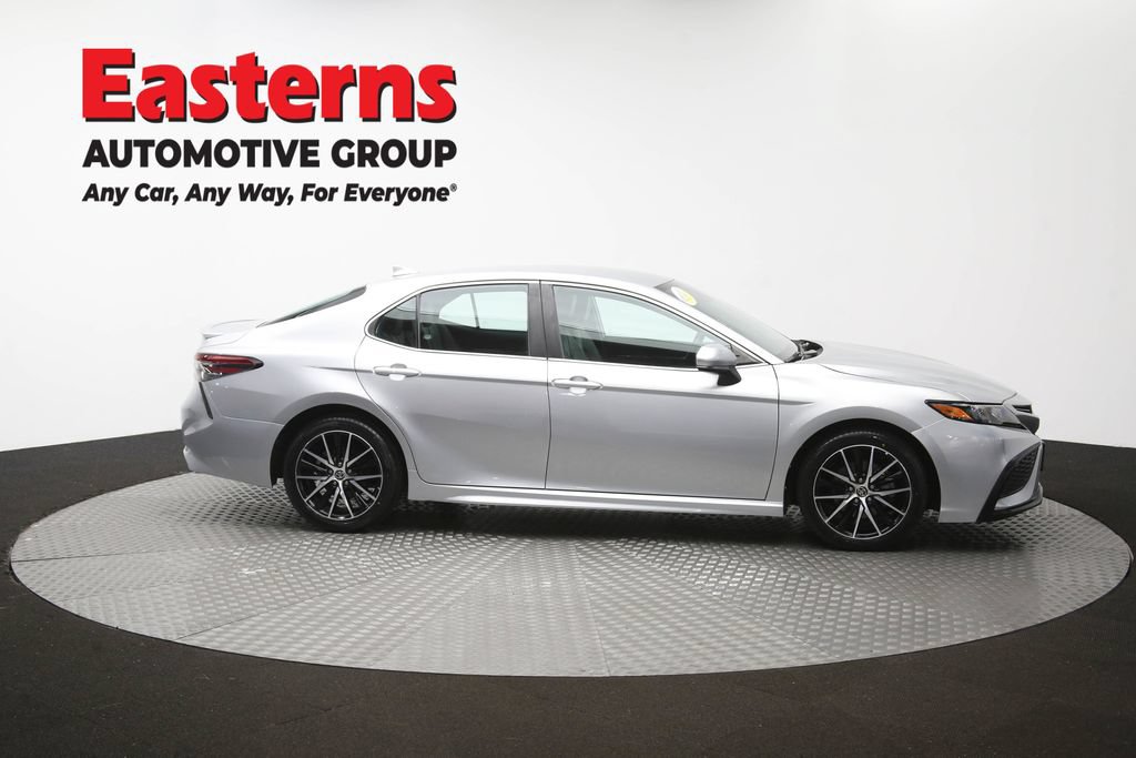 Used 2021 Toyota Camry SE w/ Carpet Mat Package (TMS) FWD image 45