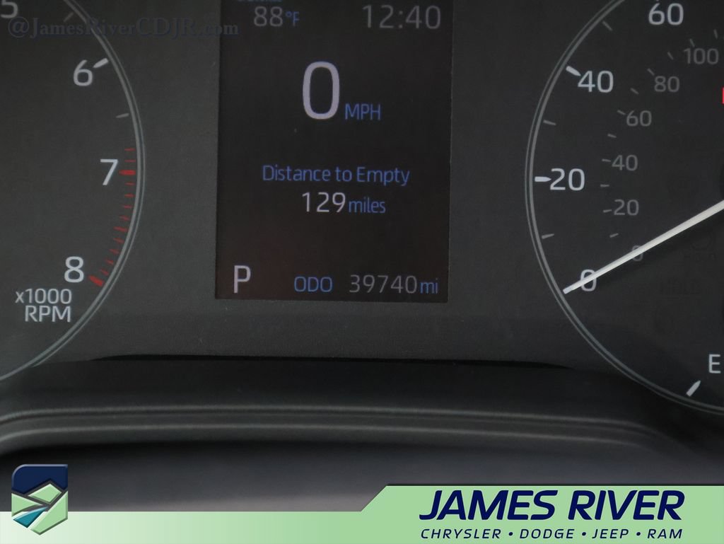 Used 2025 Toyota Corolla LE FWD image 29
