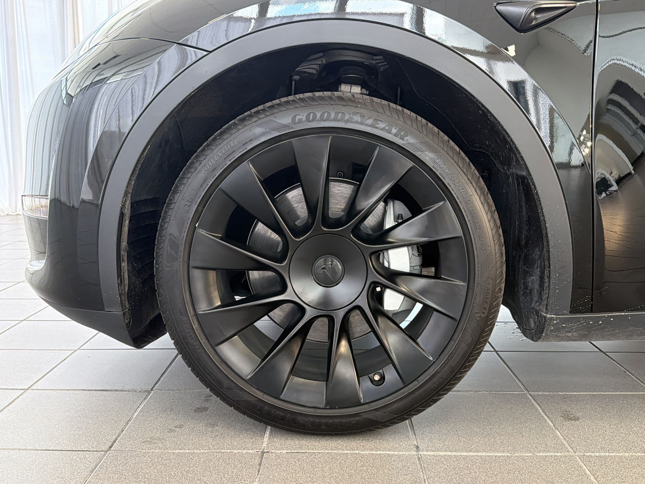Used 2023 Tesla Model Y 2WD image 12