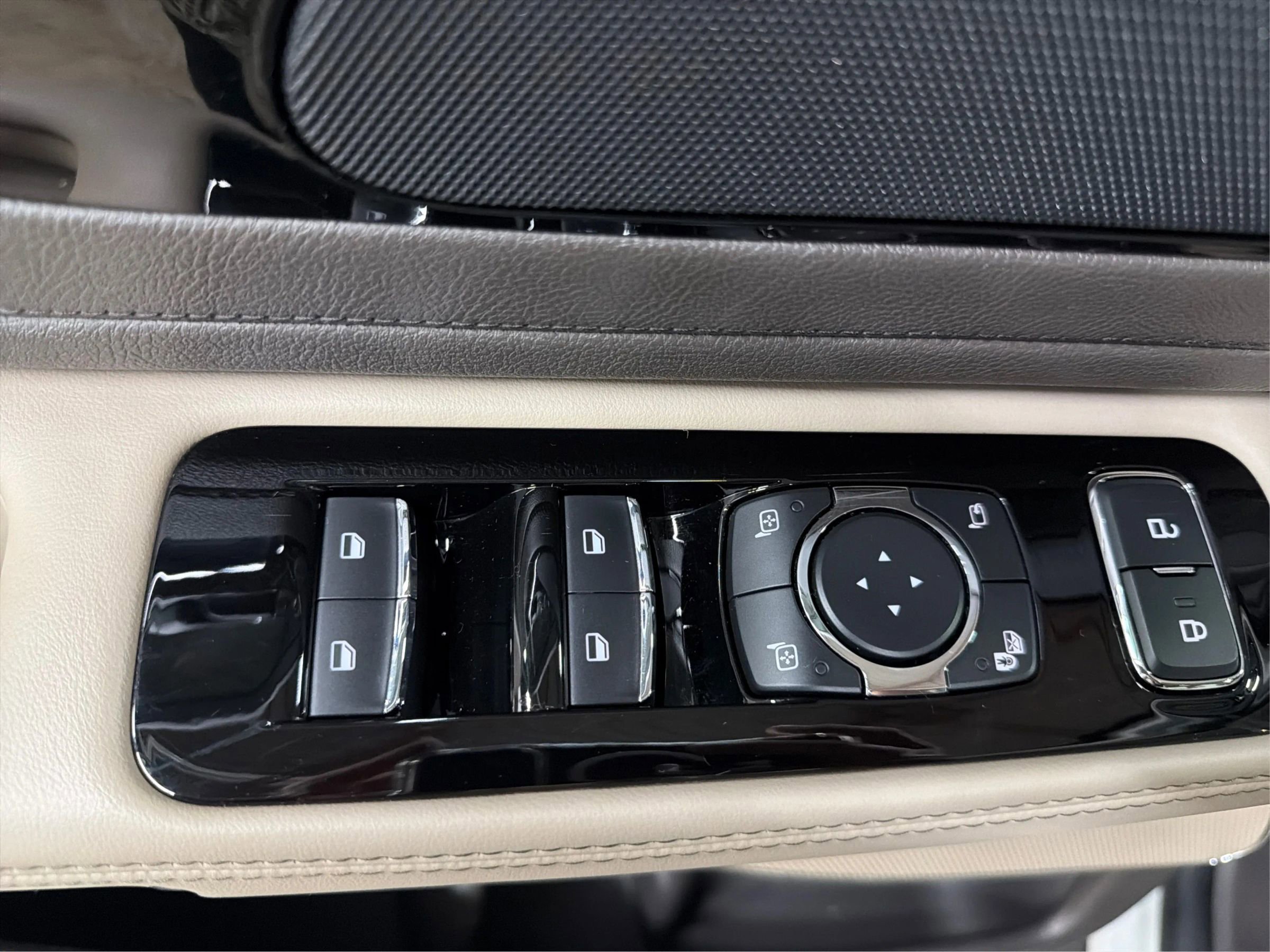 Used 2021 Lincoln Aviator AWD w/ Elements Package image 29