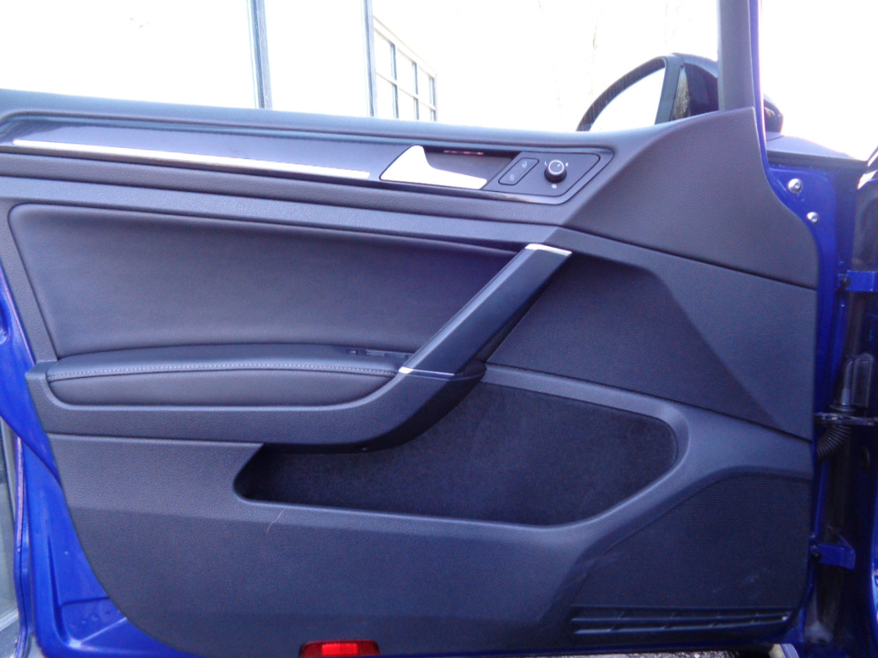 Used 2019 Volkswagen Golf R 4-Door image 15