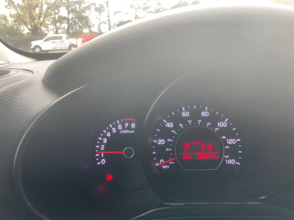 Used 2018 Kia Soul + FWD image 15