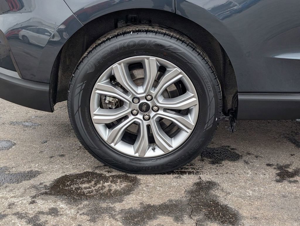 Used 2023 Ford Edge Titanium image 8