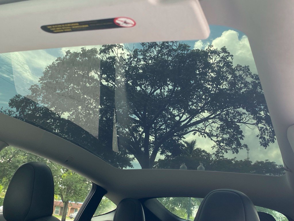 Used 2025 Tesla Model Y Long Range RWD image 18
