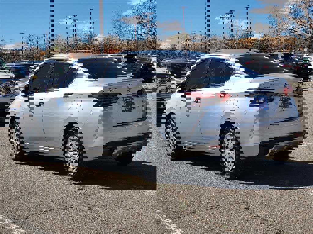 Used 2025 Nissan Versa S image 3