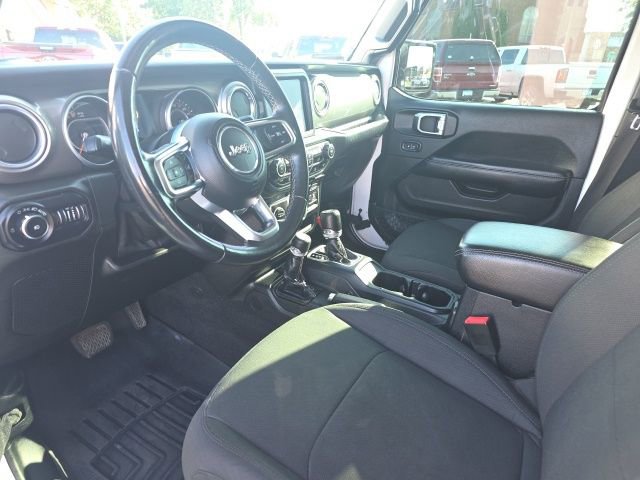 Used 2018 Jeep Wrangler Unlimited Sahara image 9