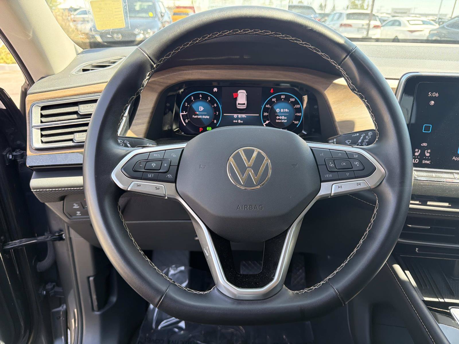 Used 2025 Volkswagen Atlas SE FWD image 8