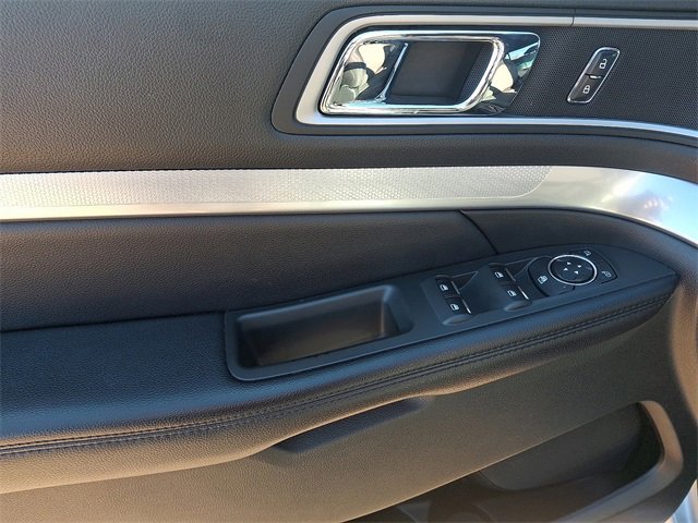 Used 2017 Ford Explorer XLT w/ Equipment Group 201A image 12