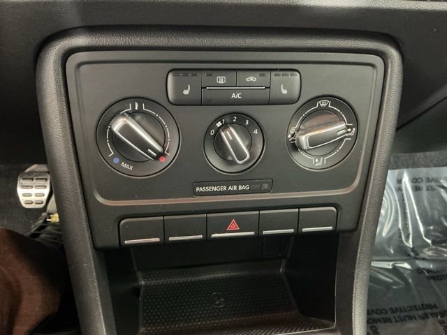 Used 2013 Volkswagen Beetle 2.0T image 30