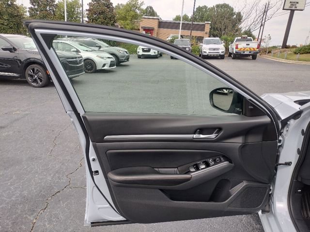 Used 2024 Nissan Altima 2.5 SR image 35