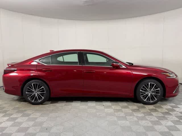 Used 2025 Lexus ES 300h w/ Premium Package FWD image 10
