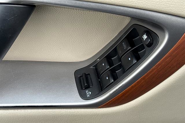 Used 2006 Subaru Outback 2.5i image 11