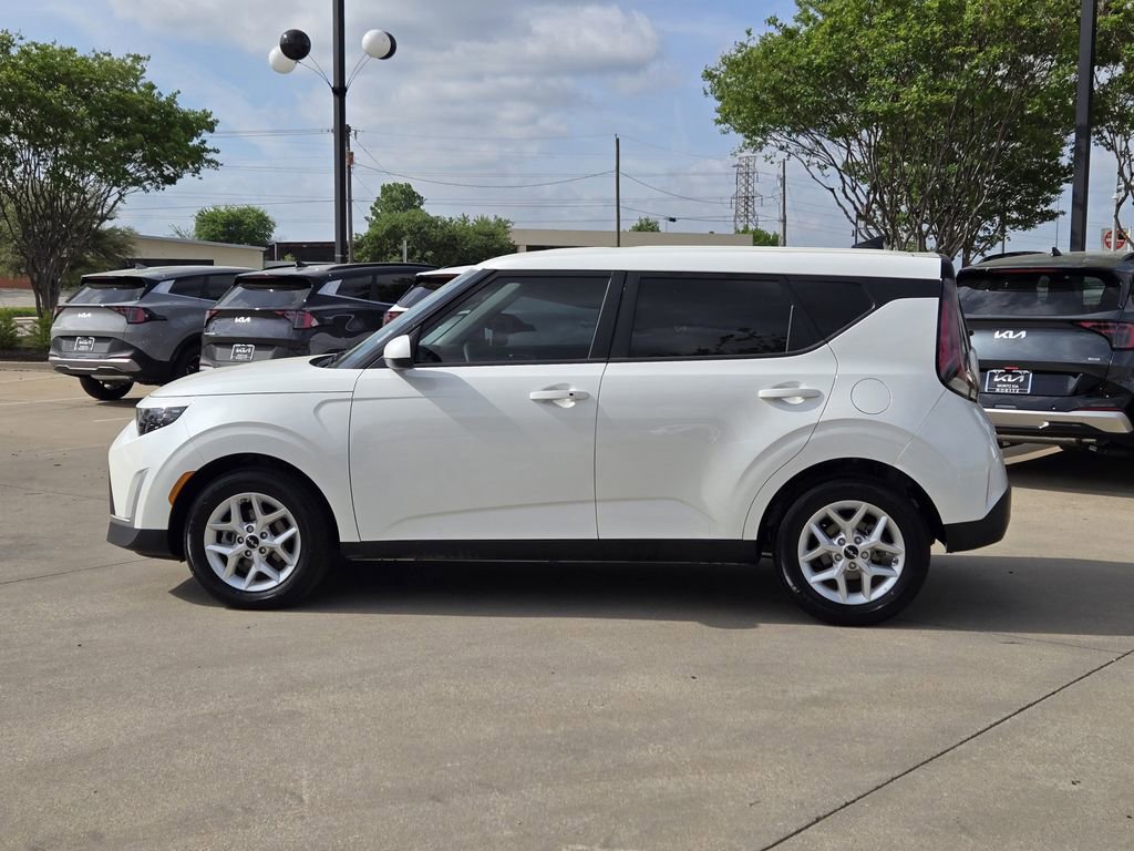 Certified 2025 Kia Soul S FWD image 12