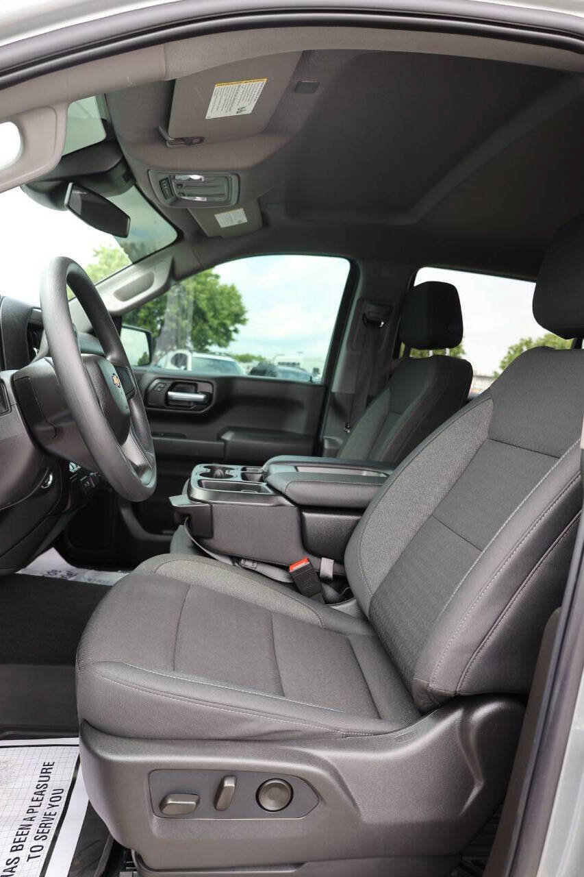 Used 2026 Chevrolet Silverado 1500 Custom Trail Boss w/ Dark Appearance Package AWD/4WD image 13