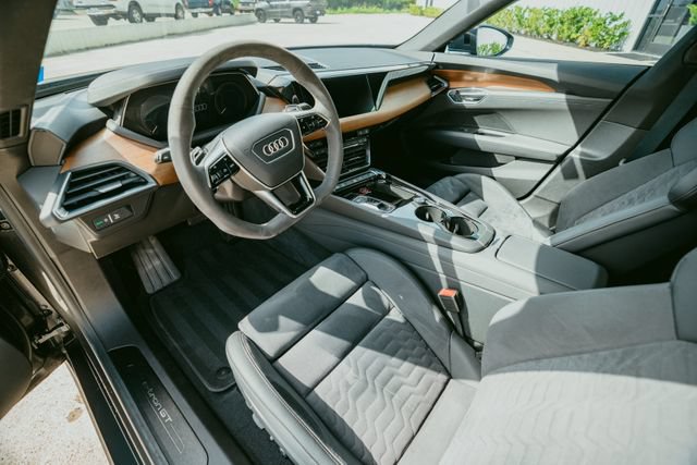 Used 2022 Audi e-tron GT Premium Plus AWD/4WD image 16