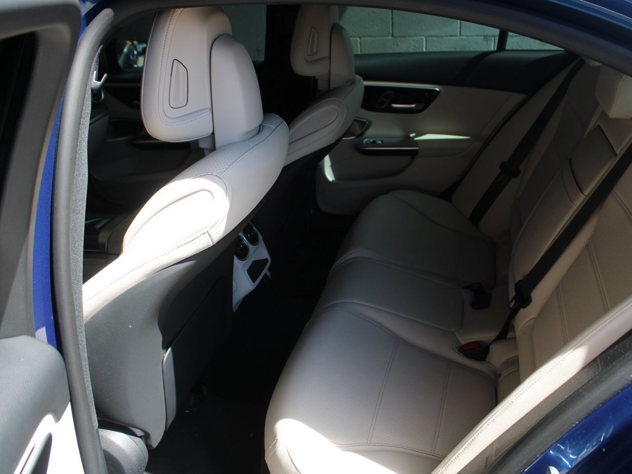 Used 2023 Mercedes-Benz C 300 Sedan image 12