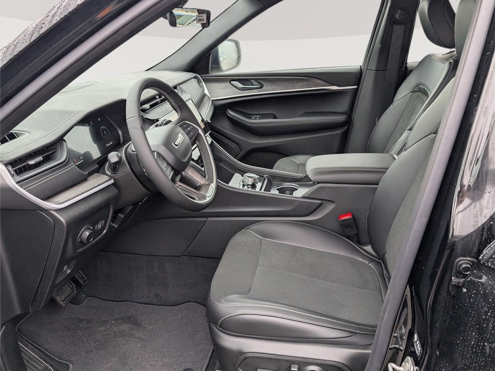New 2026 Jeep Grand Cherokee Altitude AWD/4WD image 11