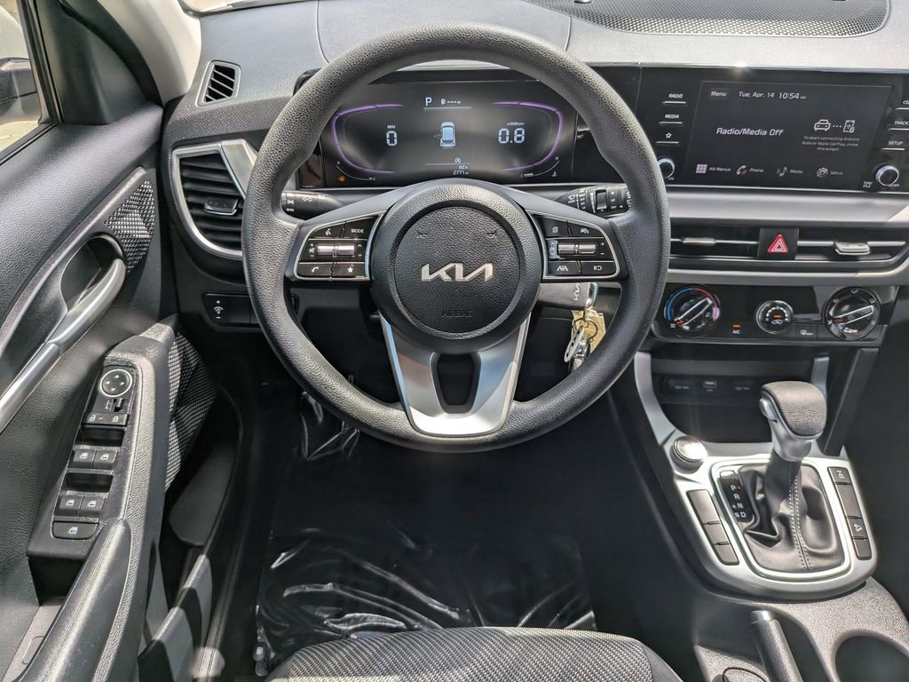 Certified 2025 Kia Seltos LX AWD/4WD image 15