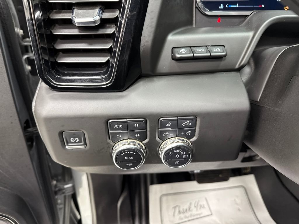 Used 2025 GMC Sierra 2500 AT4X image 21