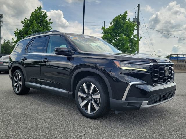 Certified 2024 Honda Pilot Touring image 3