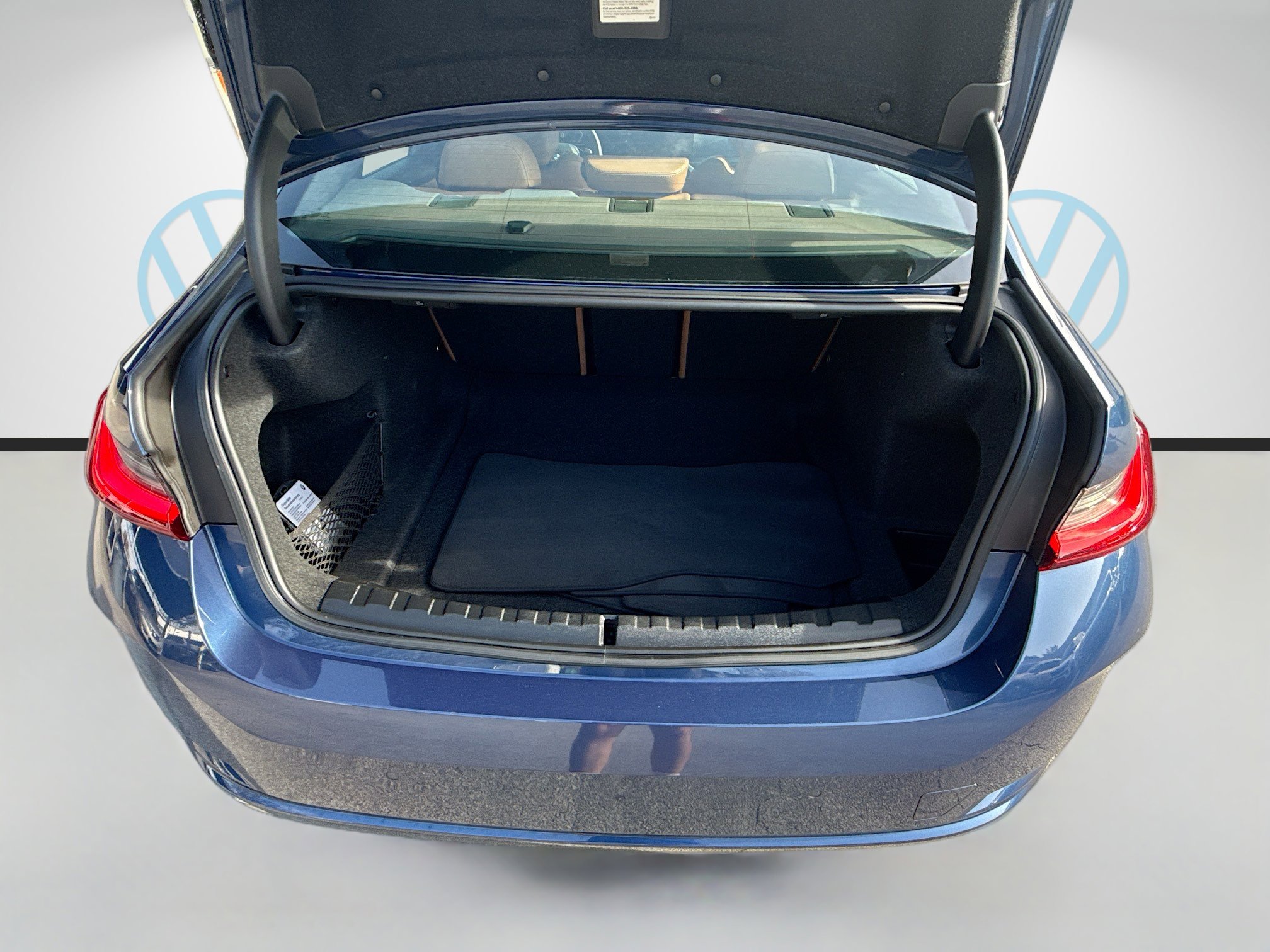 Used 2023 BMW 330i Sedan w/ Driving Assistance Package image 27