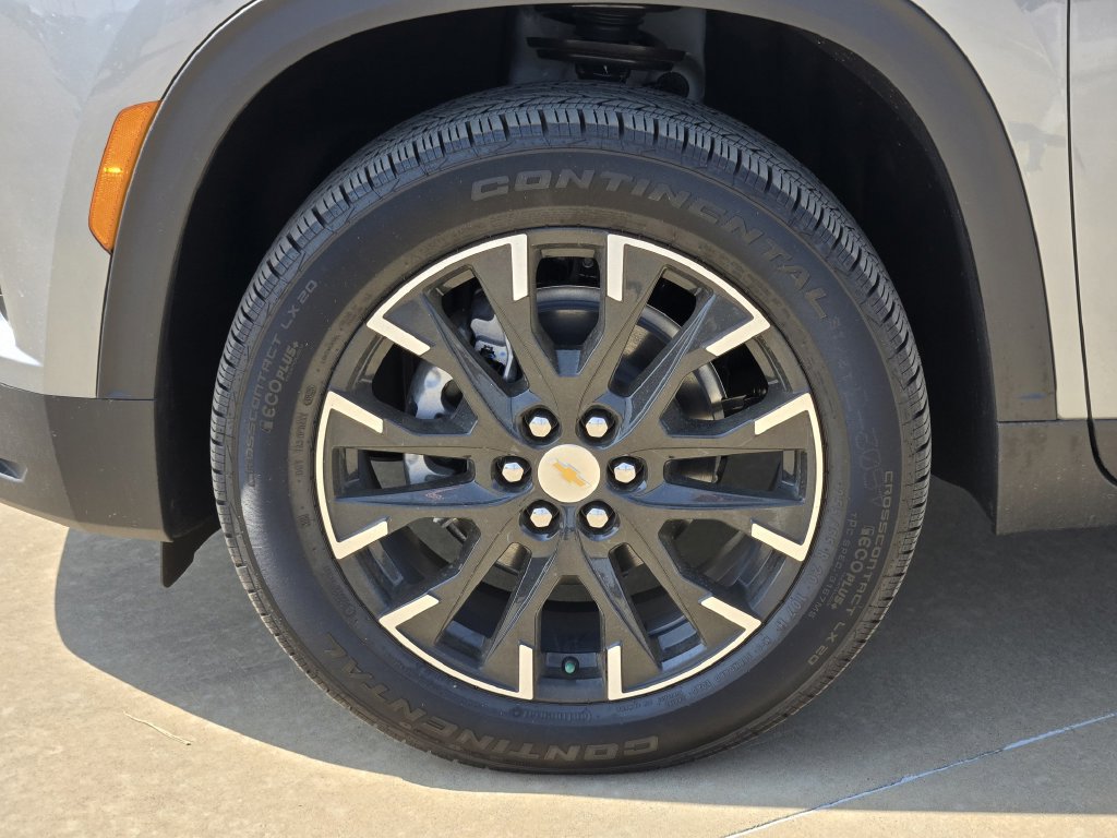 New 2026 Chevrolet Traverse LT w/ Sun and Wheel Package FWD image 9